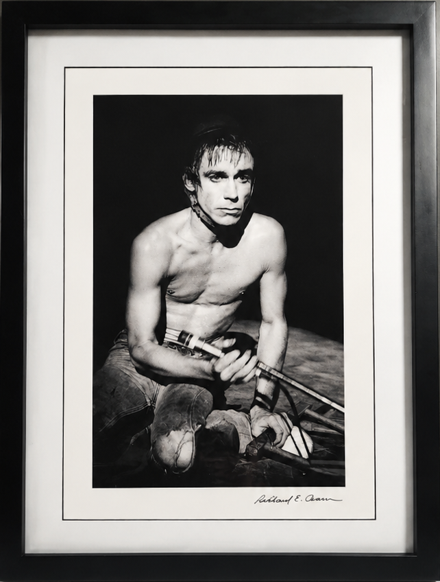 Iggy Pop signed black-and-white photograph by Richard E. Aaron in black gallery frame